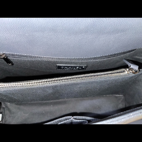 ❌SOLD❌💯Authentic Chanel Caviar Coco Handle Medium - Picture 11 of 15